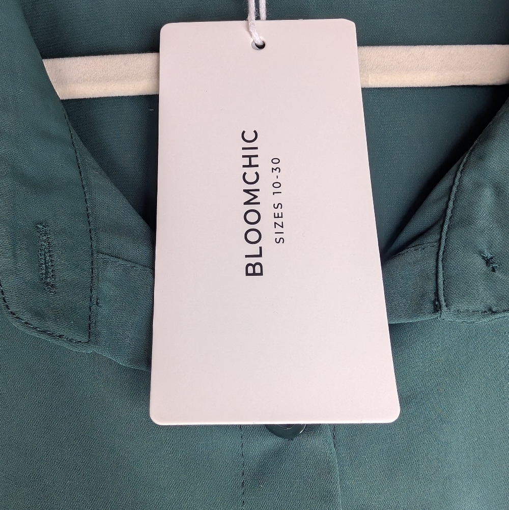 BloomChic Forest Green Button-Up Shirt, 22/24 (3X) - Picture 5 of 12